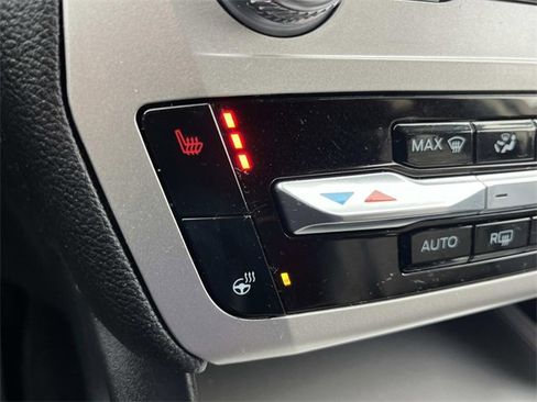 Used 2022 Ford Explorer XLT w/ Equipment Group 202A image 37