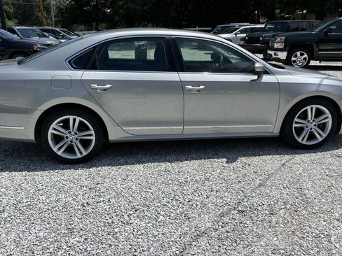 Used 2013 Volkswagen Passat TDI SE FWD image 3