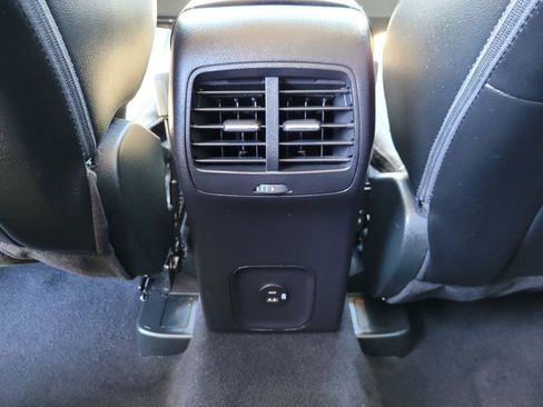 Used 2022 Ford Escape Titanium w/ Titanium Elite Package AWD/4WD image 17
