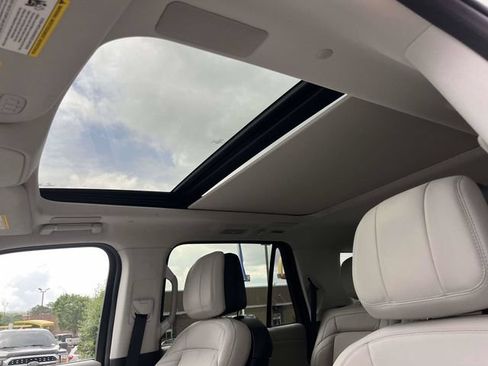 Used 2025 Lincoln Navigator Reserve AWD/4WD image 14
