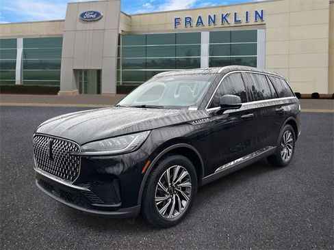 Certified 2025 Lincoln Aviator AWD image 3