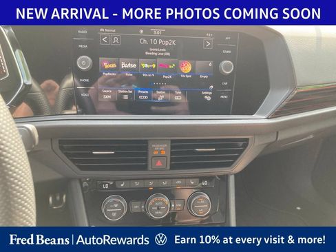 Used 2024 Volkswagen Jetta GLI 40th Anniversary Edition FWD image 12