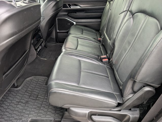 Used 2024 Jeep Wagoneer L Series II w/ Flexible Seating Group RWD image 29