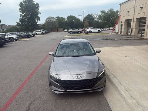 Used 2023 Hyundai Elantra SEL w/ Convenience Package FWD image 13