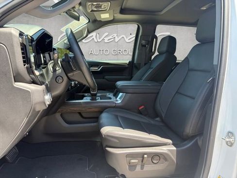 Certified 2025 GMC Sierra 1500 SLT RWD image 20