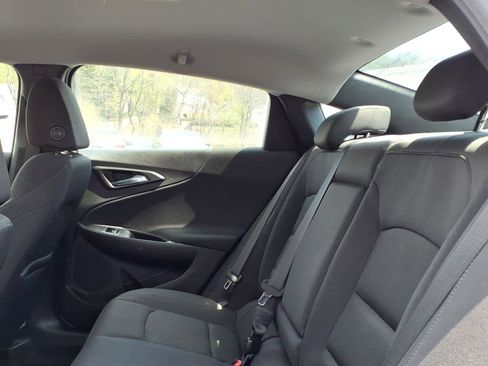 Used 2016 Chevrolet Malibu LT FWD image 10