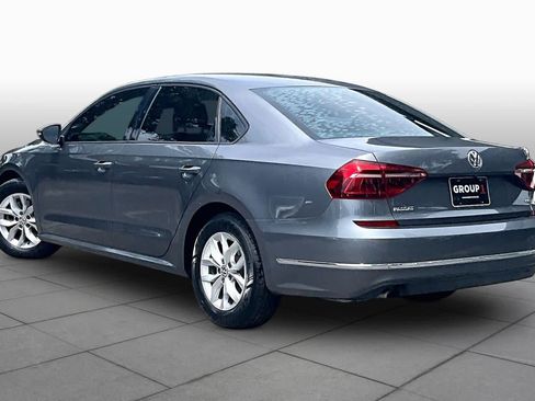 Used 2018 Volkswagen Passat 2.0T S w/ Driver Assistance Package FWD image 12