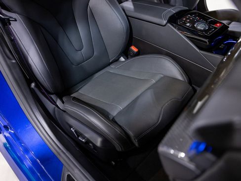 Used 2025 BMW M5 w/ Executive Package image 32