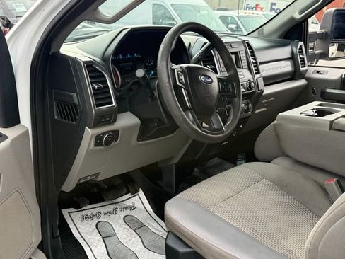 Used 2017 Ford F250 XLT w/ Camper Package AWD/4WD image 16