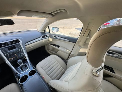 Used 2013 Ford Fusion SE FWD image 21