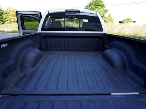 Used 2007 Dodge Ram 2500 Truck SLT image 22