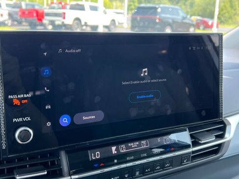 Used 2025 Toyota Sienna XLE FWD image 20
