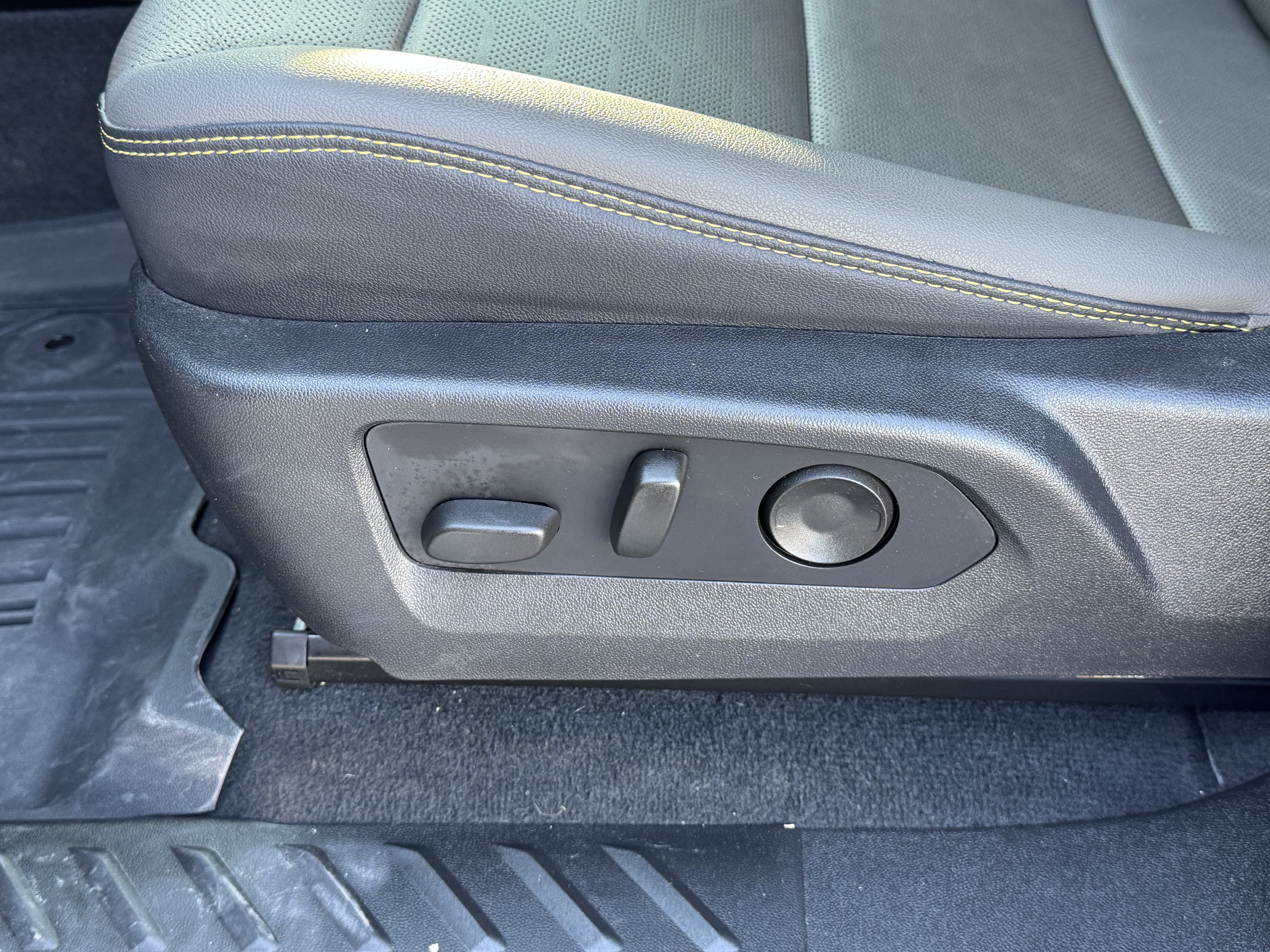 Used 2024 Chevrolet Colorado ZR2 w/ ZR2 Convenience Package III AWD/4WD image 17