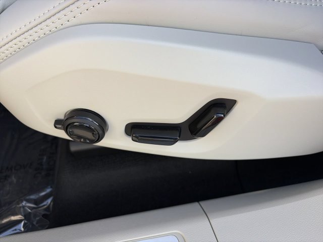 Used 2026 Volvo XC60 B5 Ultra AWD/4WD image 21