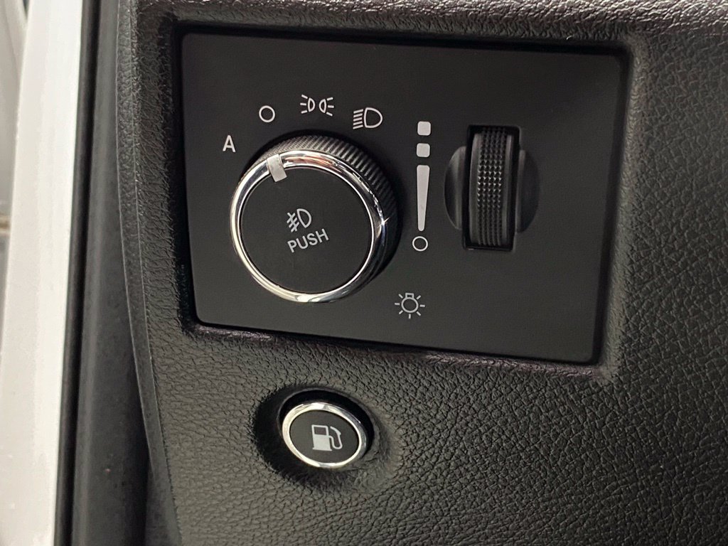 Used 2021 Jeep Grand Cherokee Limited AWD/4WD image 20