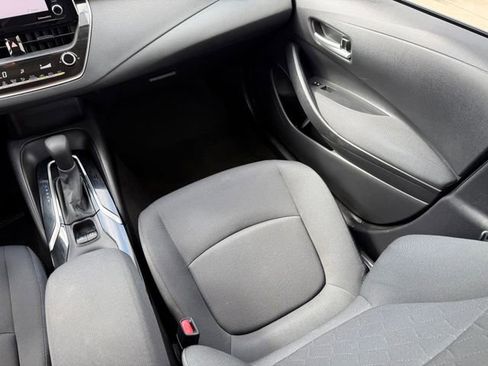 Used 2021 Toyota Corolla LE FWD image 24