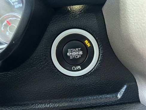 Used 2019 RAM 1500 Laramie AWD/4WD image 29