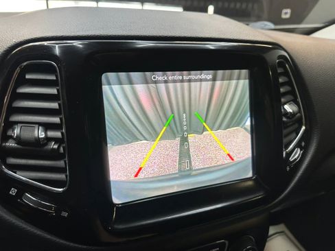 Used 2018 Jeep Compass Limited image 17