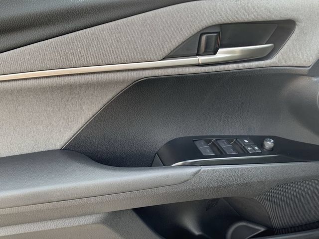 Used 2026 Toyota Camry LE FWD image 17