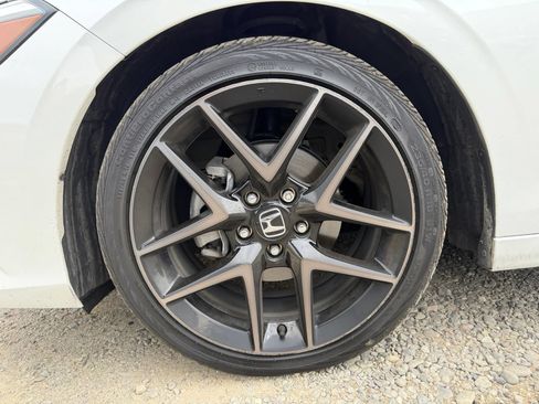 Used 2024 Honda Civic Sport Touring image 9