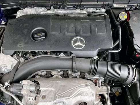 Certified 2021 Mercedes-Benz GLB 250 4MATIC image 34