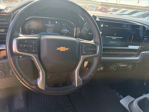 Used 2022 Chevrolet Silverado 1500 LT image 10