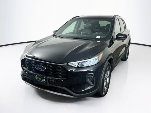 Used 2025 Ford Escape ST-Line Select AWD/4WD image 3