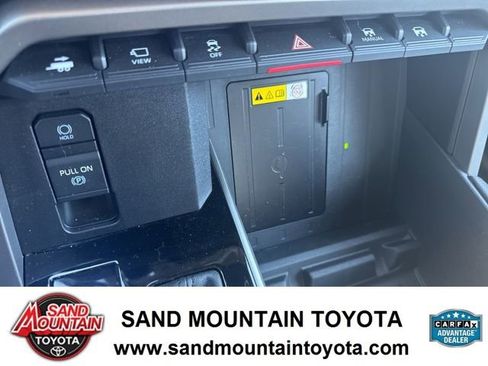 Used 2022 Toyota Tundra Limited image 17