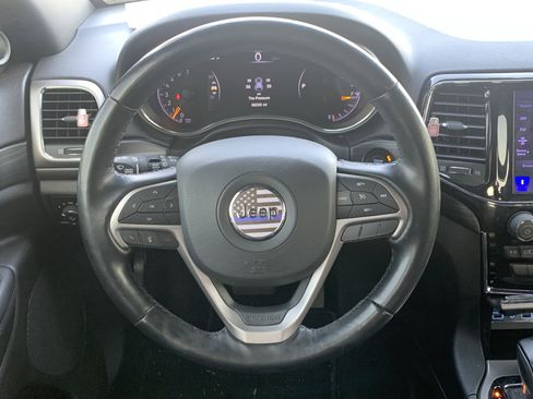 Certified 2021 Jeep Grand Cherokee Laredo X image 17