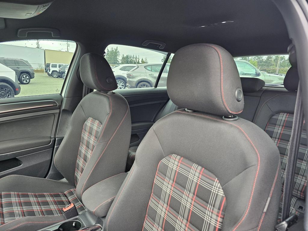 Used 2020 Volkswagen Golf 4-Door FWD image 20