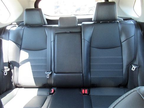 Used 2022 Toyota RAV4 Limited AWD/4WD image 15