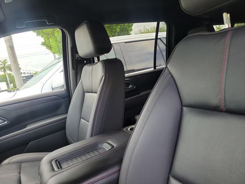Used 2023 Chevrolet Suburban RST w/ Luxury Package RWD image 14