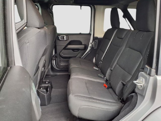 Used 2020 Jeep Wrangler Unlimited Sahara AWD/4WD image 12