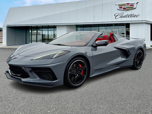 Used 2025 Chevrolet Corvette Stingray Premium Conv w/ Z51 Performance Package RWD image 3