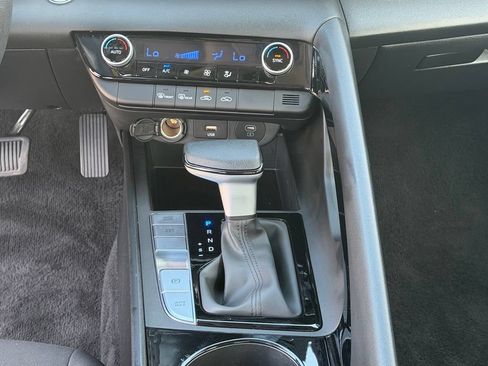 Used 2026 Hyundai Elantra Hybrid FWD image 33
