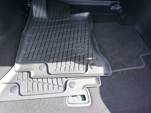 Used 2025 Mercedes-Benz C 300 4MATIC Sedan image 24