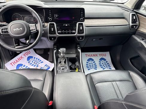 Used 2023 Kia Sorento S image 34