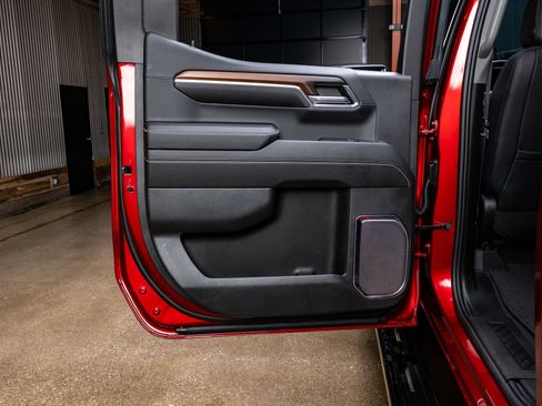 Used 2024 GMC Sierra 1500 Denali AWD/4WD image 39