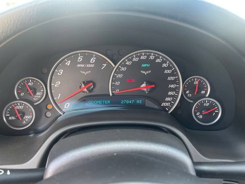 Used 2005 Chevrolet Corvette Convertible w/ Preferred Equipment Group RWD image 13