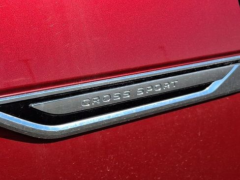 Used 2024 Volkswagen Atlas Cross Sport SE image 9