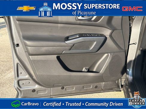 Certified 2025 Nissan Pathfinder SL w/ Cargo Package AWD/4WD image 14