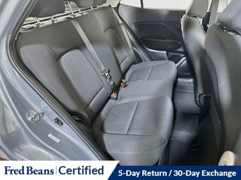 Used 2022 Hyundai Venue SE FWD image 14