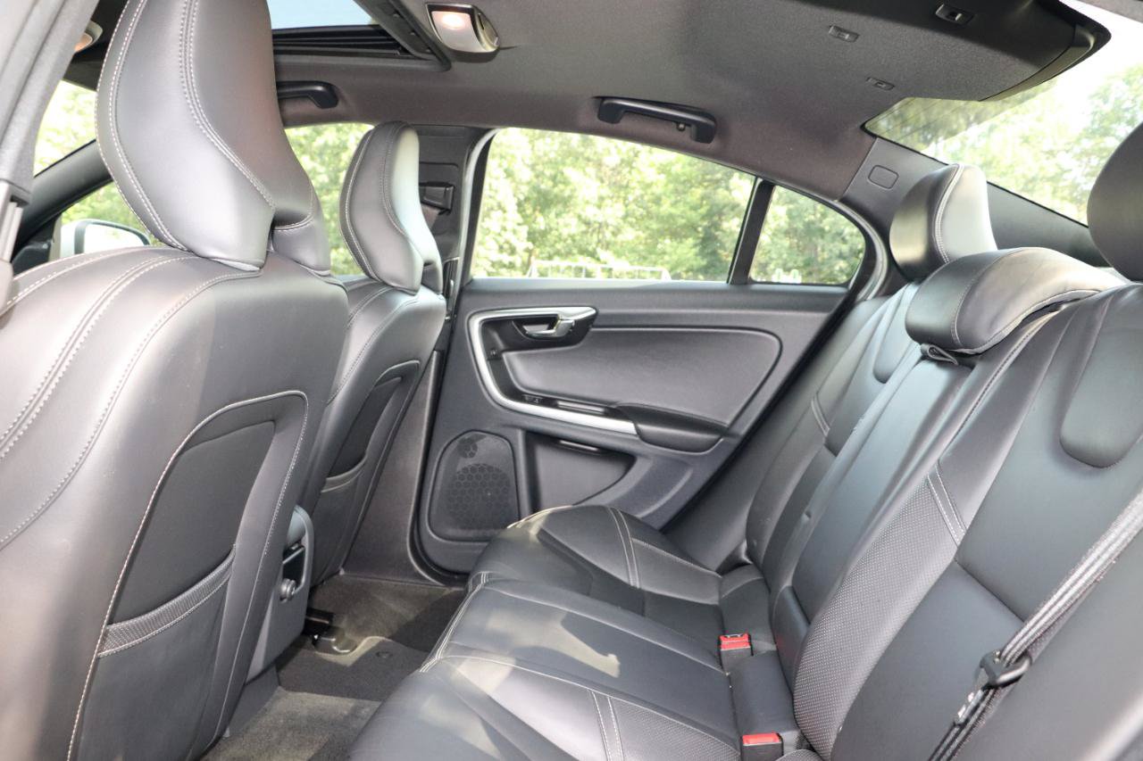 Used 2016 Volvo S60 T5 R-Design FWD image 30