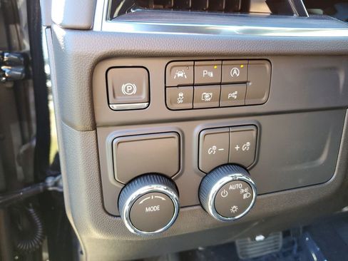 New 2026 Chevrolet Suburban LS image 22