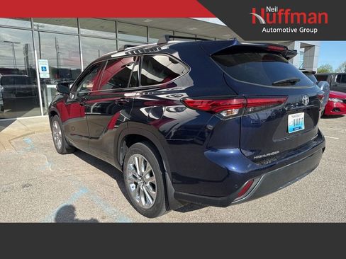 Used 2022 Toyota Highlander Limited image 4