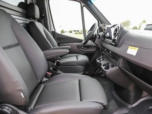 New 2025 Mercedes-Benz Sprinter 2500 image 15