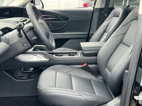 New 2026 Lincoln Nautilus Premier image 14