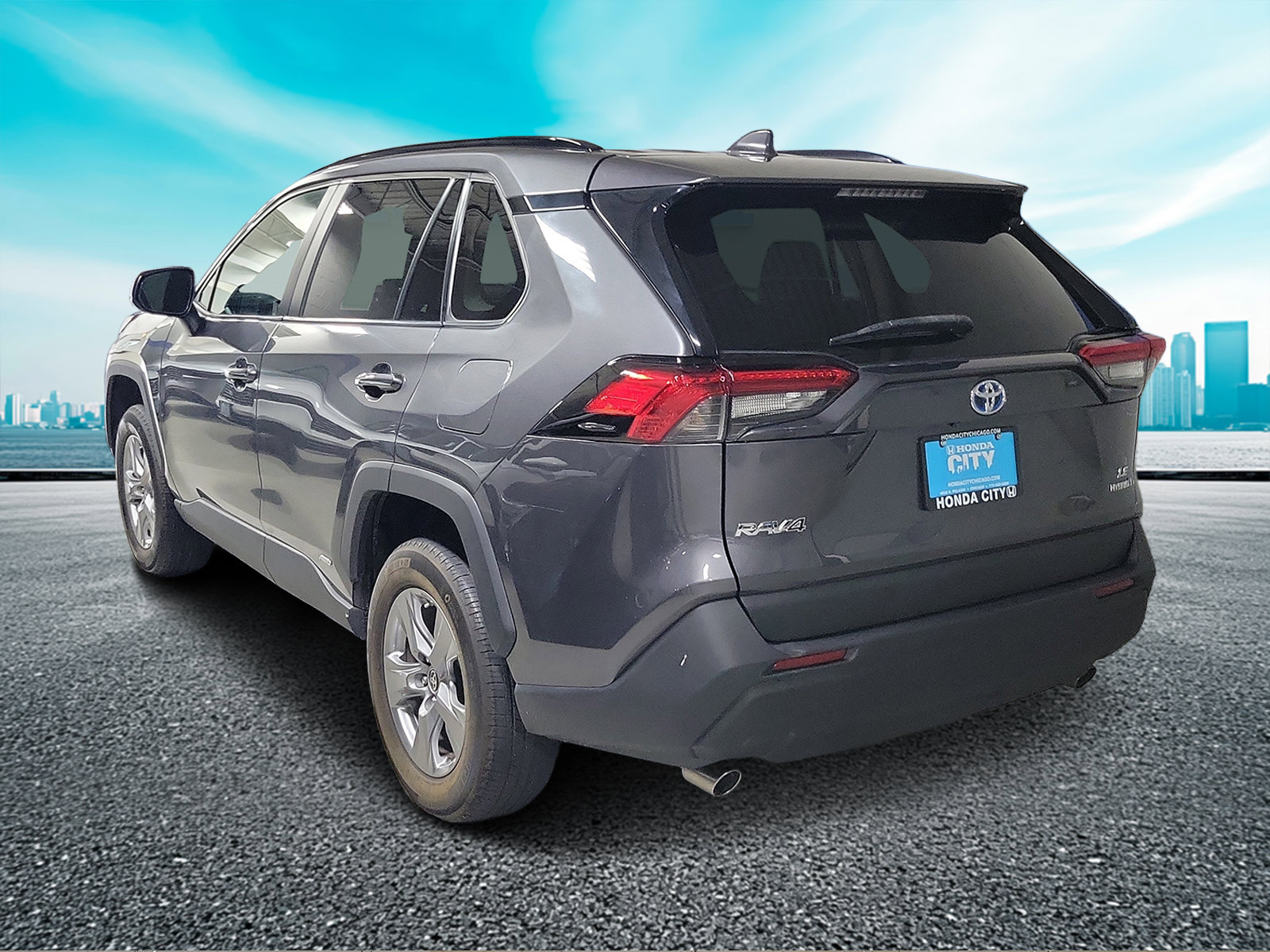 Used 2022 Toyota RAV4 LE AWD/4WD image 3