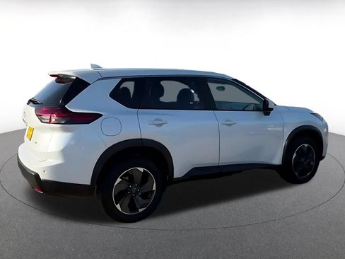 Used 2025 Nissan Rogue SV AWD/4WD image 14