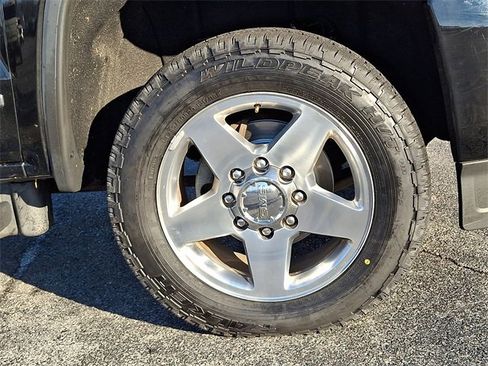 Used 2015 GMC Sierra 2500 Denali w/ Duramax Plus Package image 8